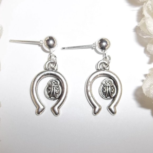 Earring Silver Ladybug Horseshoe Good Luck Symbol Sign Post Stud Gift Girl C509 - Picture 1 of 6